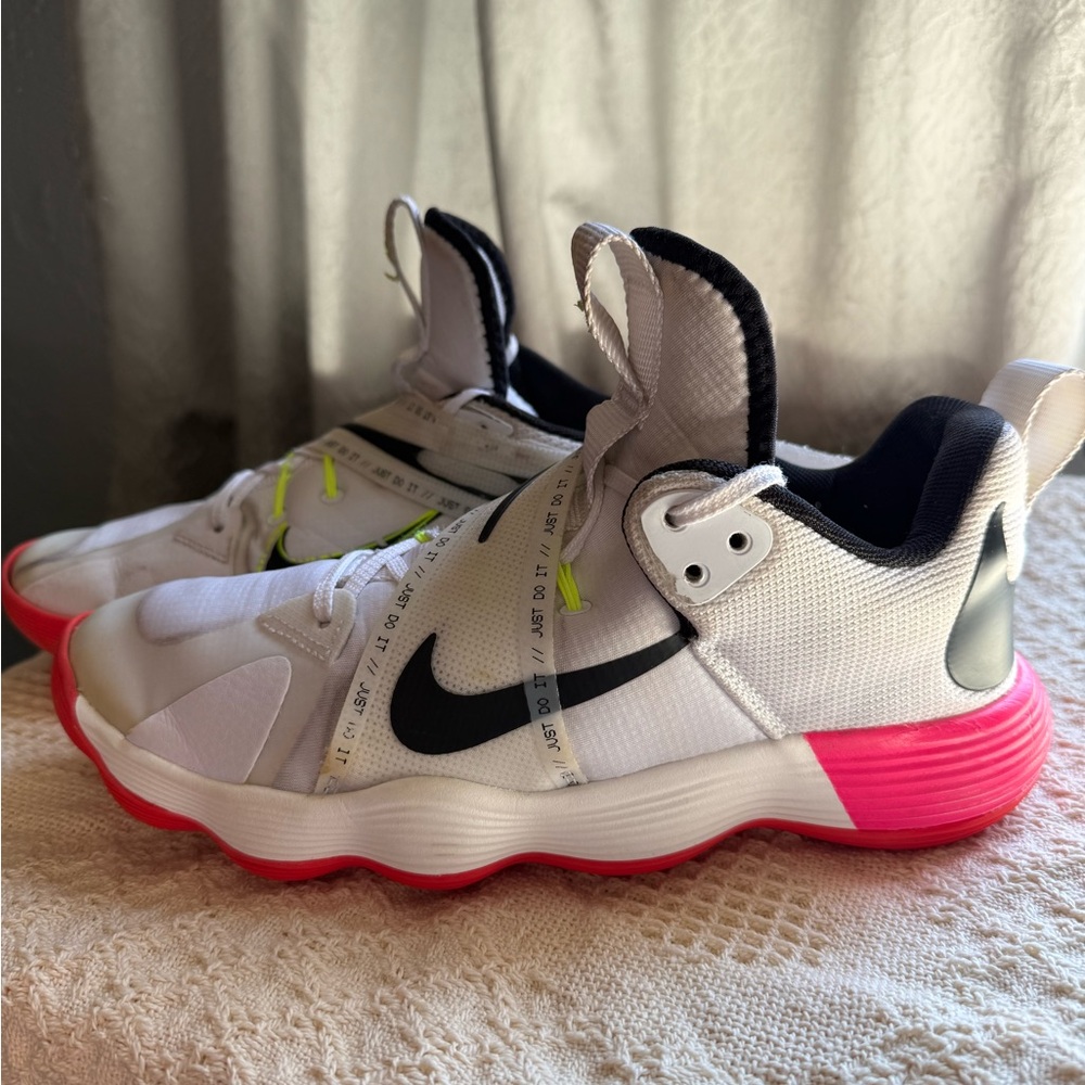 Women's Nike React Hyperset SE Volleyball Shoes White/Crimson Pink - Picture 7 of 10